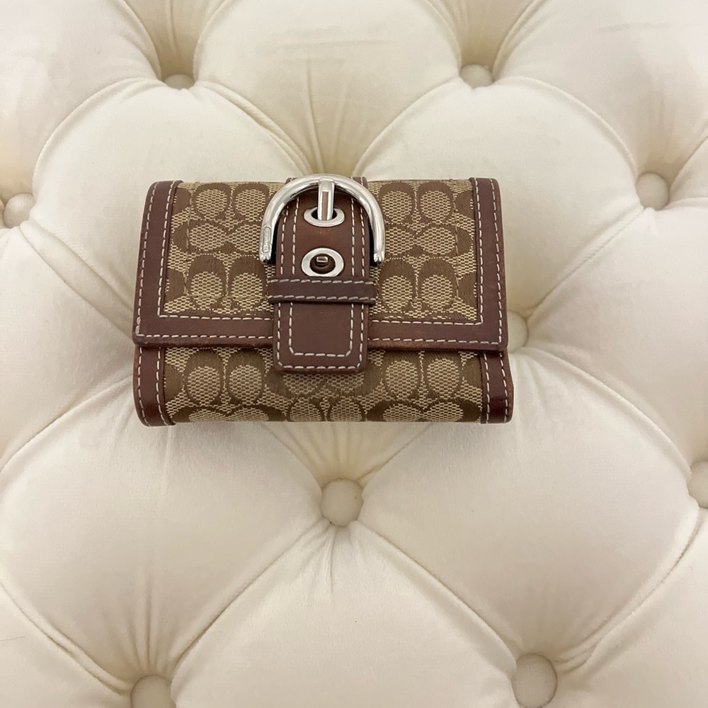 Coach Authentic Luxury Vintage Trifold Wallet Signature Style Brown Leather